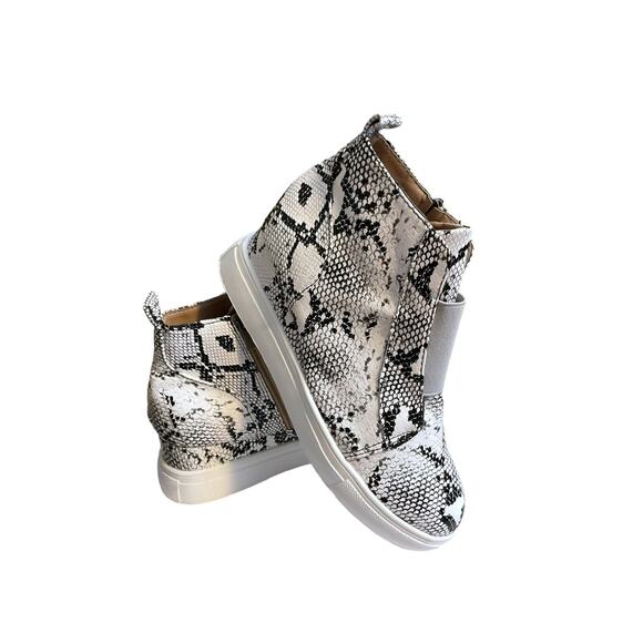 New Sneaker Boots Womens Black 7.5M Snake Print GLADY Waterproof Ankle Zip - Picture 7 of 16